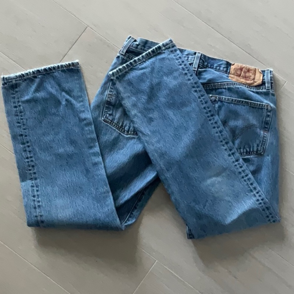 LEVI’s 501 Button Fly Jeans Med Wash 34/32